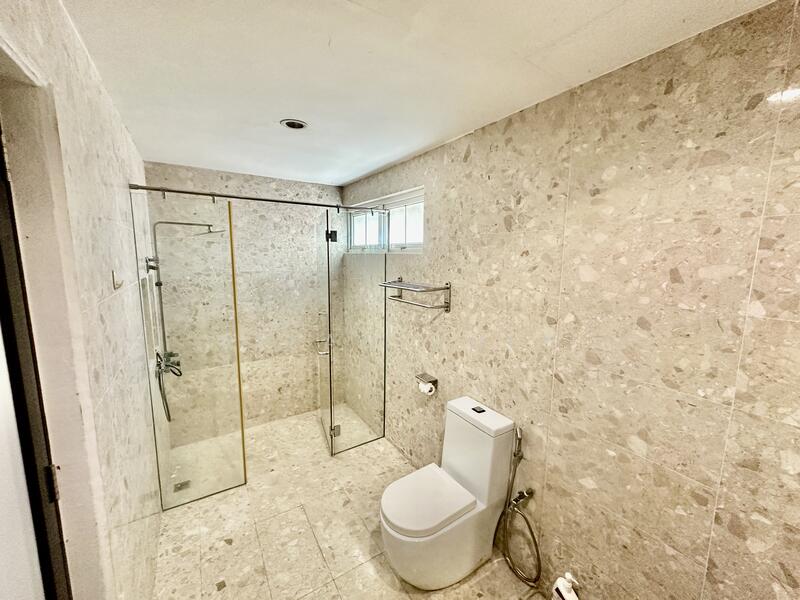 For Sale - 3 Storey Detached with Wide Frontage at Lorong H Telok Kurau