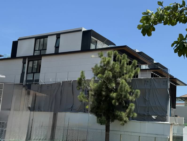 For Sale - brand new and luxury bungalow, 4 levels with Lift, Swimming pool, Basement to Park 5 cars