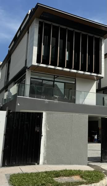 brand new and luxury bungalow, 4 levels with Lift, Swimming pool, Basement to Park 5 cars, Goodman Rd vicinity - call Kim Yan @ 81303636, 7 Bedrooms, 8,800 sqft, Bungalow House For Sale, by Kim Yan 金燕, 60006674 - PropertyGuru.com.sg