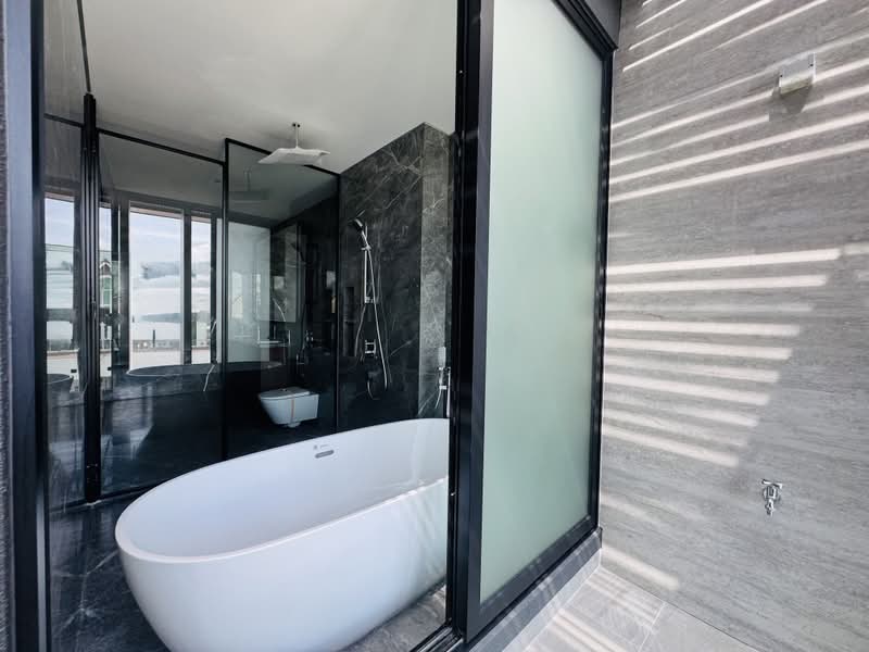 brand new and luxury bungalow, 4 levels with Lift, Swimming pool, Basement to Park 5 cars, Goodman Rd vicinity - call Kim Yan @ 81303636, 7 Bedrooms, 8,800 sqft, Bungalow House For Sale, by Kim Yan 金燕, 60006674 - PropertyGuru.com.sg