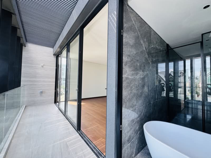 brand new and luxury bungalow, 4 levels with Lift, Swimming pool, Basement to Park 5 cars, Goodman Rd vicinity - call Kim Yan @ 81303636, 7 Bedrooms, 8,800 sqft, Bungalow House For Sale, by Kim Yan 金燕, 60006674 - PropertyGuru.com.sg