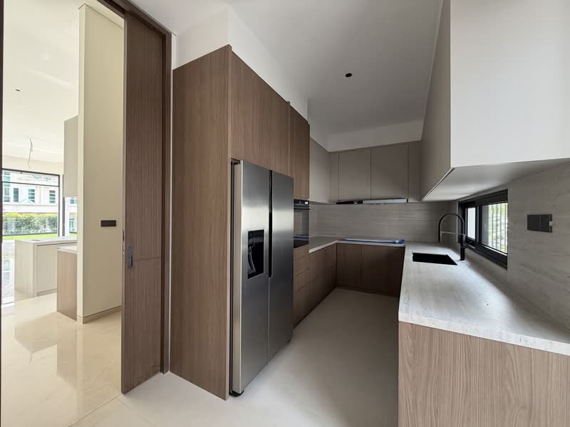 brand new and luxury bungalow, 4 levels with Lift, Swimming pool, Basement to Park 5 cars, Goodman Rd vicinity - call Kim Yan @ 81303636, 7 Bedrooms, 8,800 sqft, Bungalow House For Sale, by Kim Yan 金燕, 60006674 - PropertyGuru.com.sg