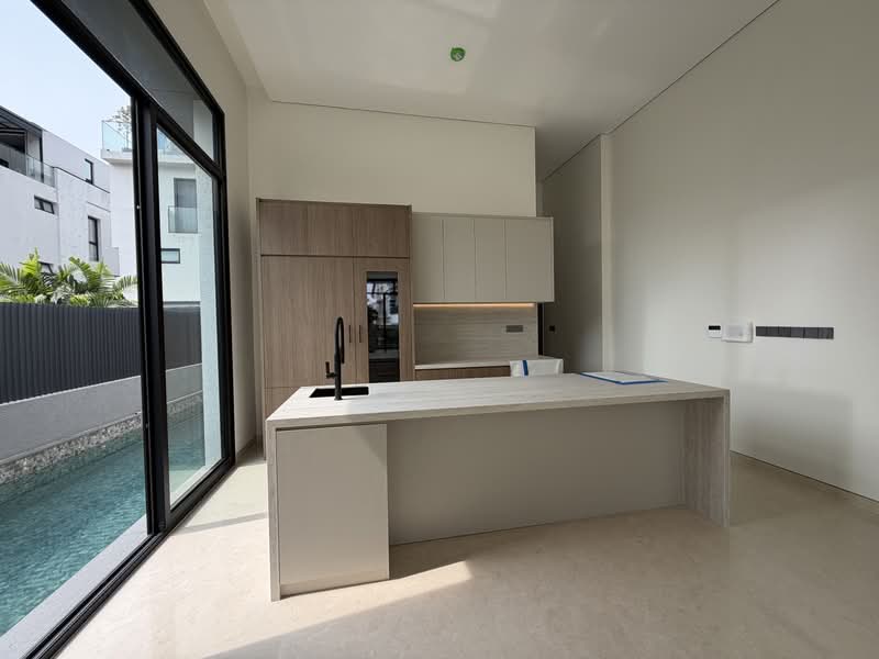 brand new and luxury bungalow, 4 levels with Lift, Swimming pool, Basement to Park 5 cars, Goodman Rd vicinity - call Kim Yan @ 81303636, 7 Bedrooms, 8,800 sqft, Bungalow House For Sale, by Kim Yan 金燕, 60006674 - PropertyGuru.com.sg