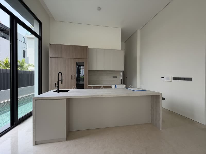 brand new and luxury bungalow, 4 levels with Lift, Swimming pool, Basement to Park 5 cars, Goodman Rd vicinity - call Kim Yan @ 81303636, 7 Bedrooms, 8,800 sqft, Bungalow House For Sale, by Kim Yan 金燕, 60006674 - PropertyGuru.com.sg
