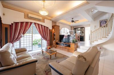 For Sale - Freehold corner Terrace at Kovan estate