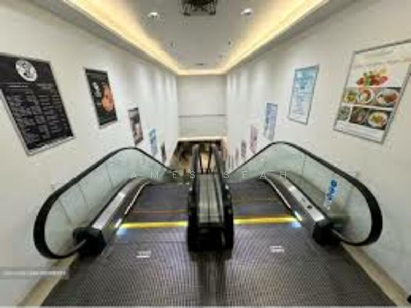 Oxley Tower, 138 Robinson Road, 151 sqft, Office For Sale, by James Seah, 60007640 - Stairs - CommercialGuru.com.sg