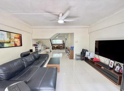 For Sale - 654 Hougang Avenue 8