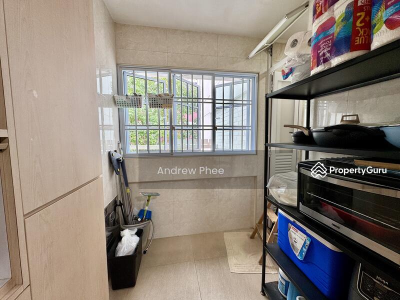 Kitchen / Yard
