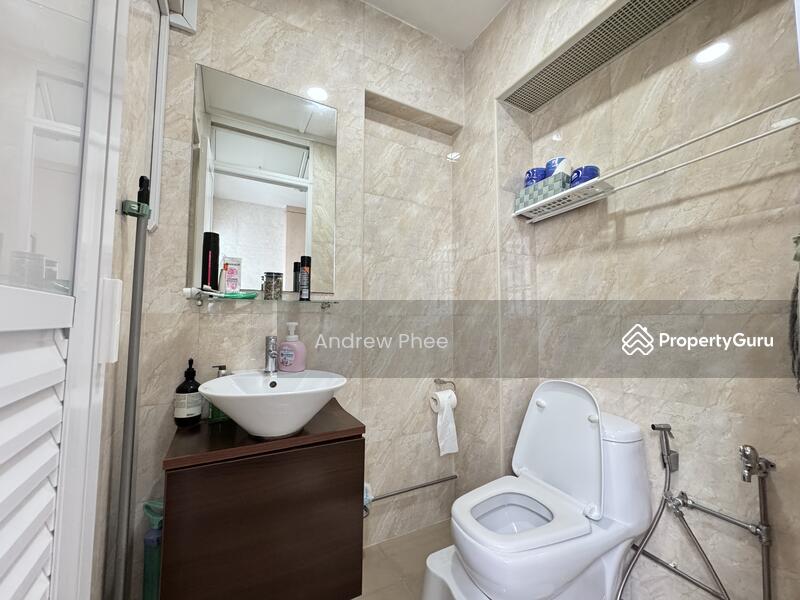1st floor Bathroom