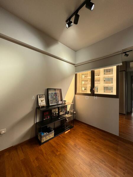 Seaside Residences, 10 Siglap Link, 2 Bedrooms, 786 sqft, Apartment For Sale, by April Koh, 60008494 - Study - PropertyGuru.com.sg