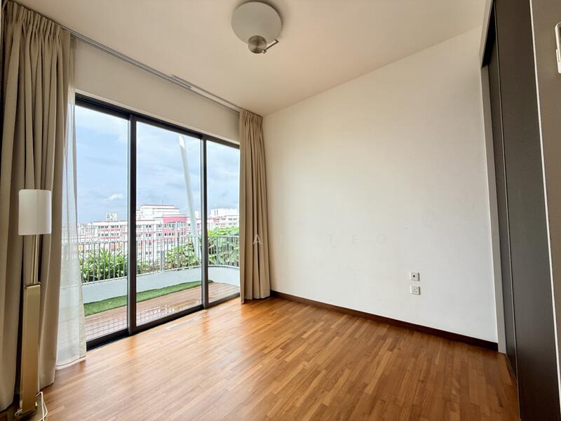 The Tembusu Condominium For Sale at S$ 1,890,000 | PropertyGuru Singapore - Master Bedroom