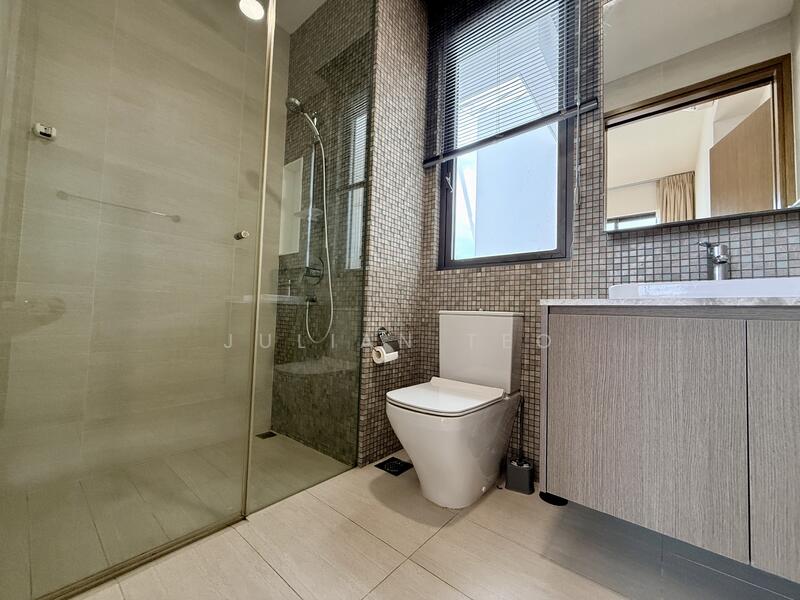 The Tembusu Condominium For Sale at S$ 1,890,000 | PropertyGuru Singapore - Bathroom