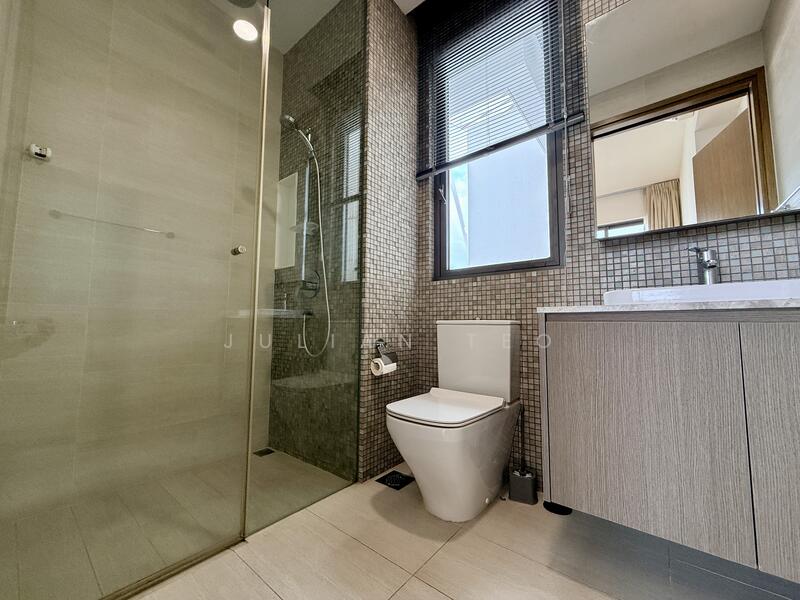 The Tembusu Condominium For Sale at S$ 1,890,000 | PropertyGuru Singapore - Bathroom