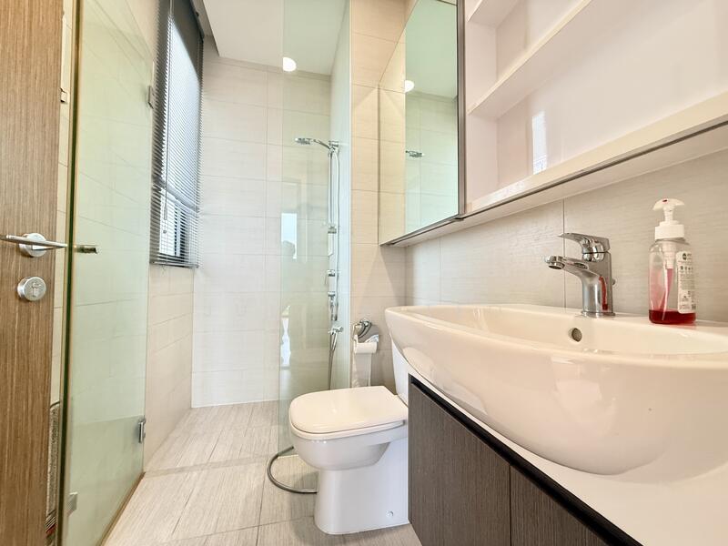 The Tembusu Condominium For Sale at S$ 1,890,000 | PropertyGuru Singapore - Bathroom