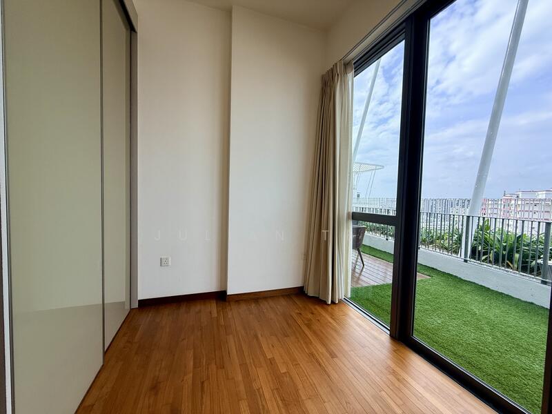 The Tembusu Condominium For Sale at S$ 1,890,000 | PropertyGuru Singapore - Bedroom 1