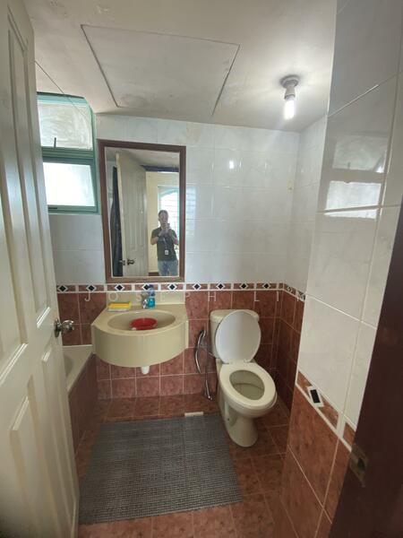 Victory Heights, 13 Kim Keat Road, 4 Bedrooms, 1,200 sqft, Condominium For Rent, by Joseph Lim, 60008656 - Bathroom - PropertyGuru.com.sg