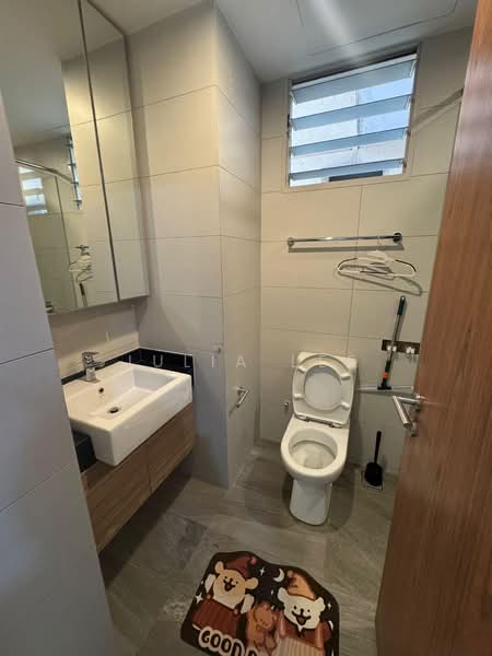 WhiteHaven, 332 Pasir Panjang Road, 1 Bedroom, 250 sqft, Apartment For Rent, by Julia Lee, 60008774 - Bathroom - PropertyGuru.com.sg