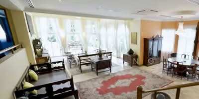 For Sale - ⭐️⭐️D11 GCB. GOOD VALUE 2.5 STOREY RENOVATED BUNGALOW. 8 ROOMS. HIGH CEILING.☎️ JEAN 93571119