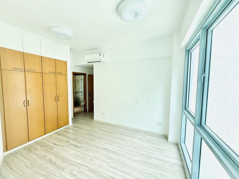 Gloucester Mansions, 10 Newton Road, 3 Bedrooms, 1,152 sqft, Condominium For Rent, by Joe Tay, 60008966 - Master Bedroom - PropertyGuru.com.sg