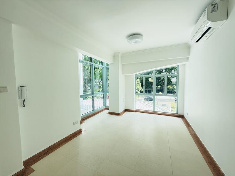 Gloucester Mansions, 10 Newton Road, 3 Bedrooms, 1,152 sqft, Condominium For Rent, by Joe Tay, 60008966 - Living Room - PropertyGuru.com.sg