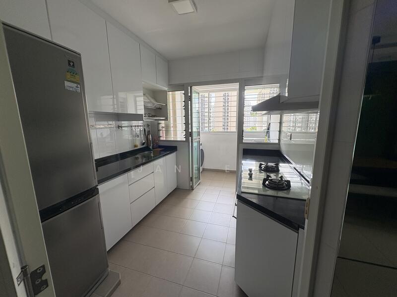 666A Punggol Drive, 666A Punggol Drive, 2 Bedrooms, 732 sqft, HDB Flat For Rent, by Jane Ee, 60009003 - Kitchen - PropertyGuru.com.sg