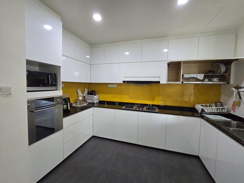 Villa De West, 385 Pasir Panjang Road, 3 Bedrooms, 1,378 sqft, Condominium For Rent, by Sally Ong, 60009066 - Kitchen - PropertyGuru.com.sg