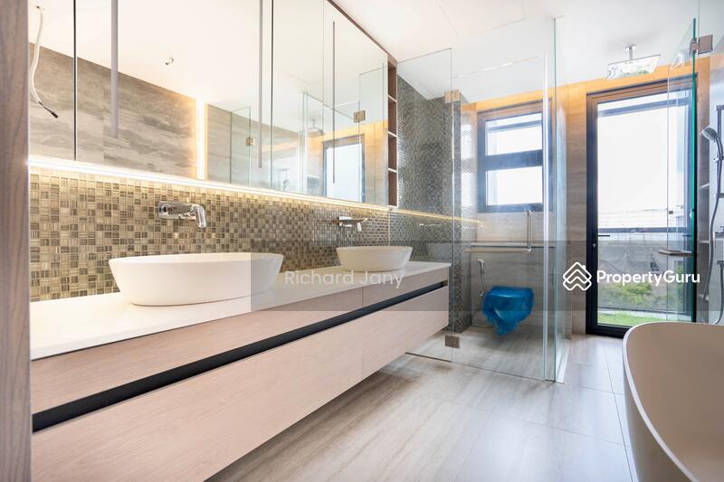 For Sale - ⭐️ D19 NEW F'HOLD MODERN 6 BRM BUNGALOW POOL LIFT PARK 4 CARS