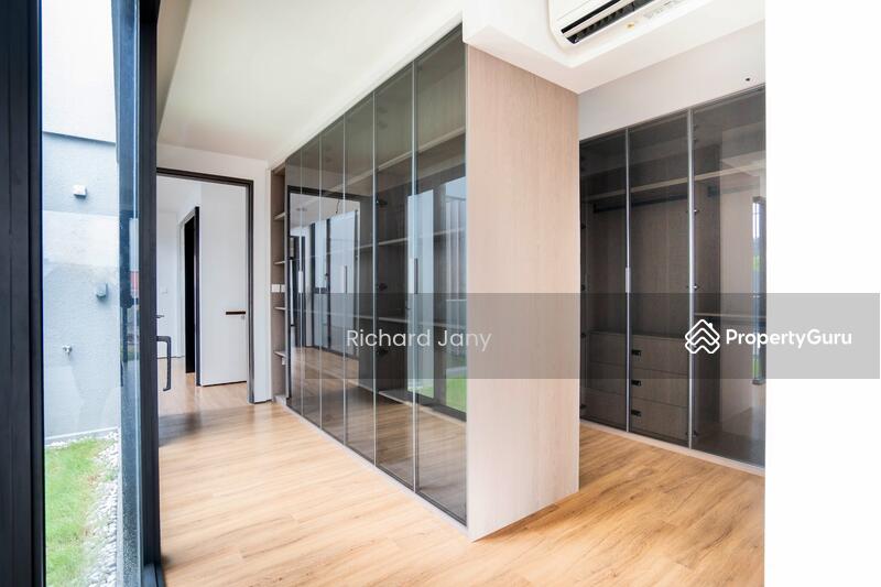 For Sale - ⭐️ D19 NEW F'HOLD MODERN 6 BRM BUNGALOW POOL LIFT PARK 4 CARS