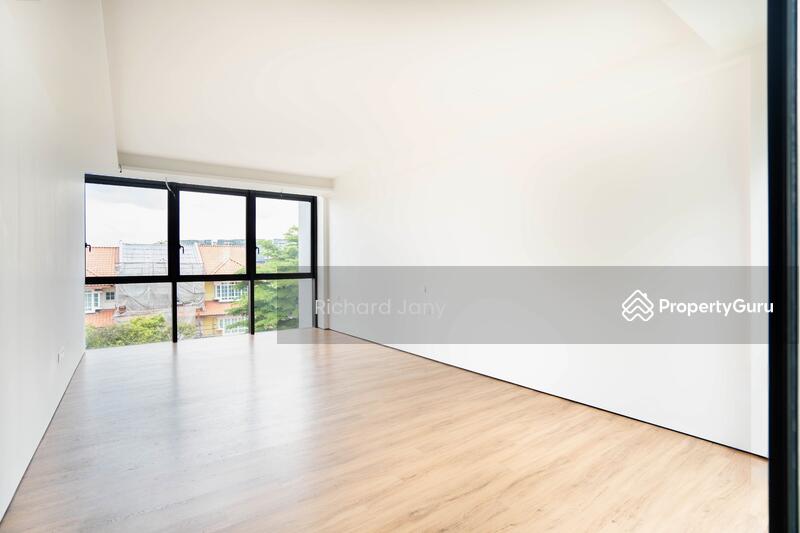 For Sale - ⭐️ D19 NEW F'HOLD MODERN 6 BRM BUNGALOW POOL LIFT PARK 4 CARS