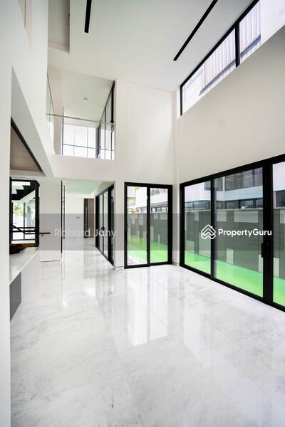 For Sale - ⭐️ D19 NEW F'HOLD MODERN 6 BRM BUNGALOW POOL LIFT PARK 4 CARS