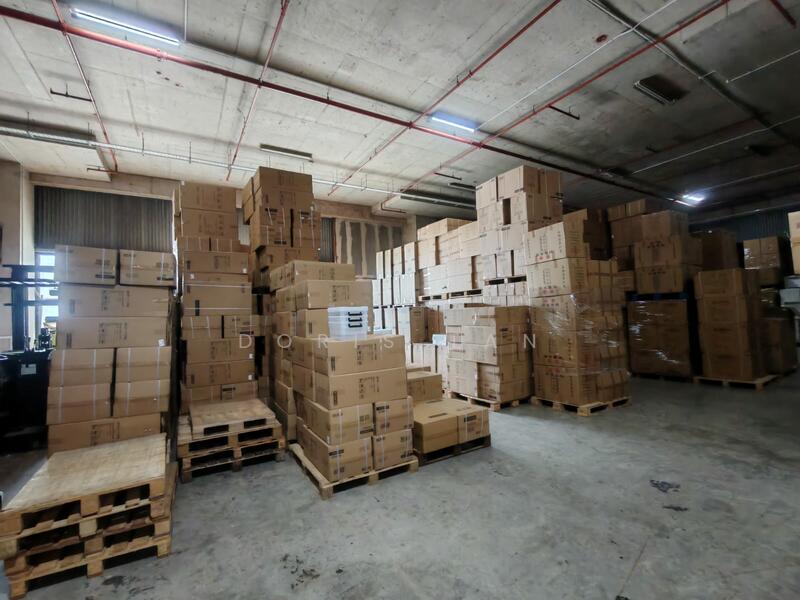 LAE Building, Soon Lee Road, 10,100 sqft, Warehouse For Rent, by Doris Tan, 60009598 - High ceiling with natural light - CommercialGuru.com.sg