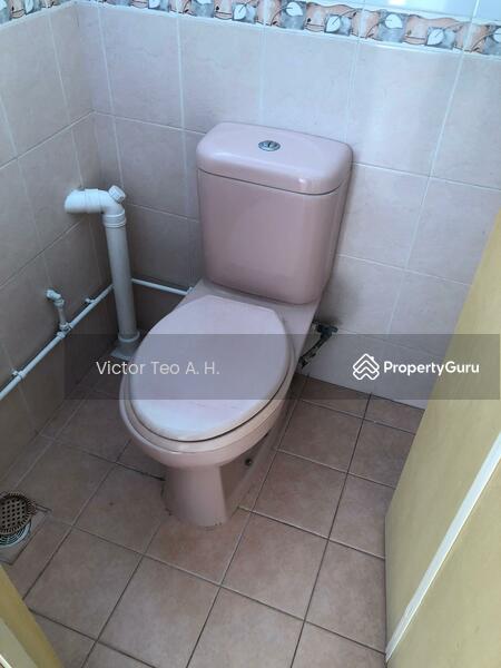 BATHROOM 2
