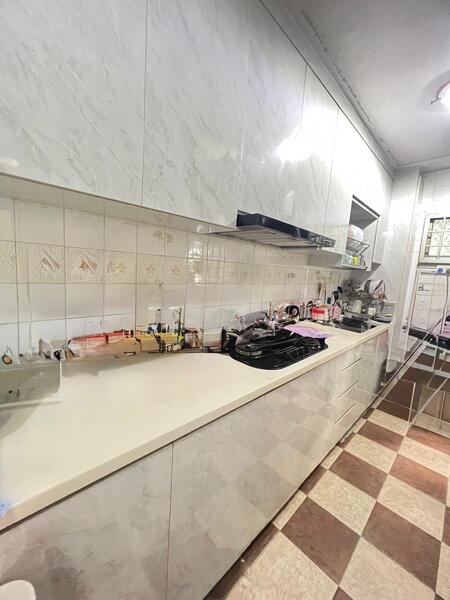 479 Sembawang Drive HDB Flat For Sale at S$ 499,999 | PropertyGuru Singapore - Kitchen