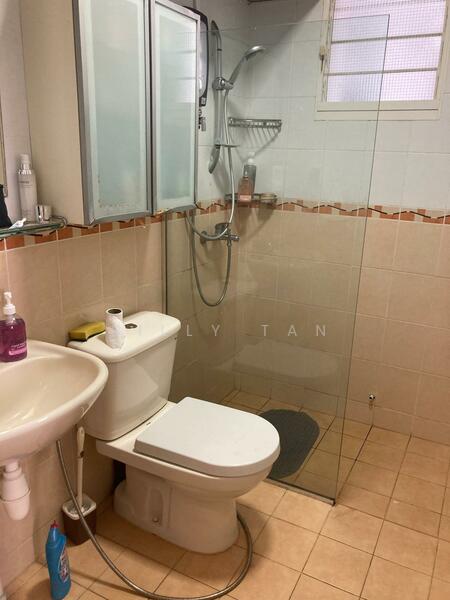 3D Upper Boon Keng Road, 3D Upper Boon Keng Road, Room Rental, 200 sqft, HDB Flat For Rent, by Billy Tan, 60010276 - Bathroom - PropertyGuru.com.sg