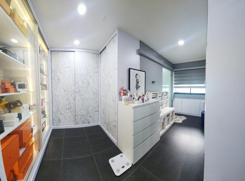 Walk-in Wardrobe
