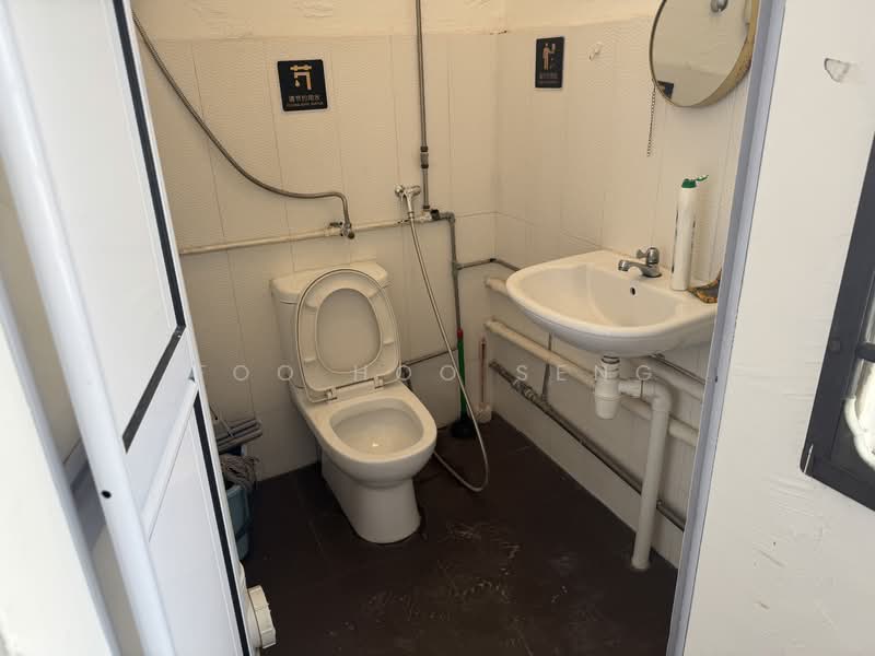 108 Hougang Avenue 1, Hougang Avenue 1, 1,571 sqft, Other Retail For Sale, by Foo Hoo Seng, 60011158 - BATHROOM AT LEVEL 1 - CommercialGuru.com.sg