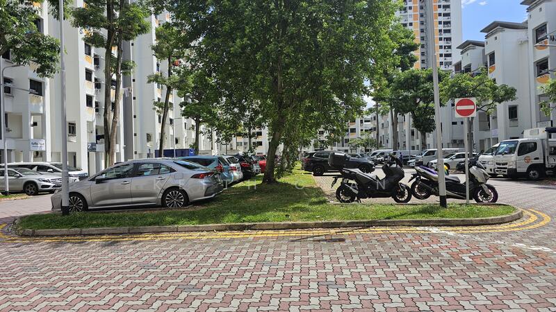 Blk 21 Ghim Moh Road, Ghim Moh Road, 1,474 sqft, Shop / Shophouse For Sale, by Keith Chan, 60011851 - Car Park - CommercialGuru.com.sg