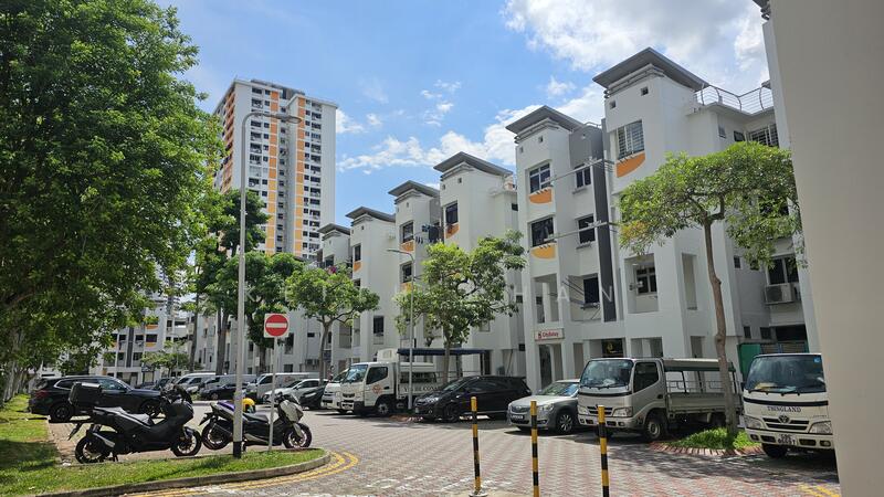 Blk 21 Ghim Moh Road, Ghim Moh Road, 1,474 sqft, Shop / Shophouse For Sale, by Keith Chan, 60011851 - Exterior - CommercialGuru.com.sg