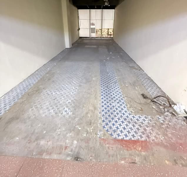 People's Park Complex, 1 Park Road, 390 sqft, Mall Shop For Rent, by Derrick Chau, 60011861 - Interior - CommercialGuru.com.sg