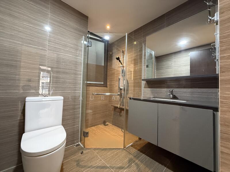 The Brownstone, 160 Canberra Drive, 3 Bedrooms, 936 sqft, Executive Condominium For Rent, by Laura Lee, 60012456 - Common bathroom - PropertyGuru.com.sg