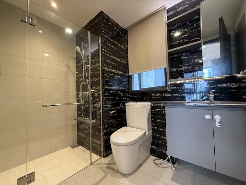 The Brownstone, 160 Canberra Drive, 3 Bedrooms, 936 sqft, Executive Condominium For Rent, by Laura Lee, 60012456 - Master bathroom - PropertyGuru.com.sg