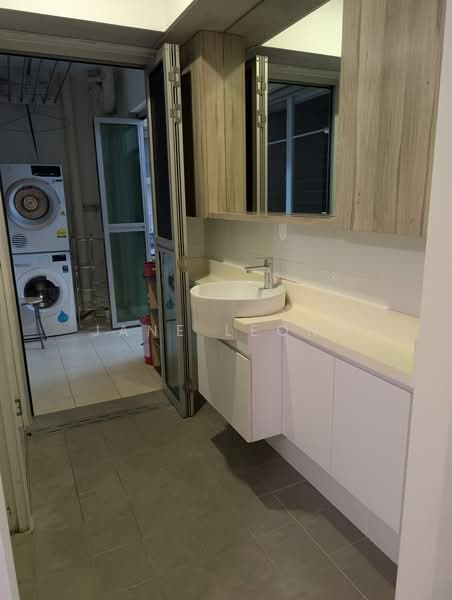 clementi, Clementi Ave 1, 2 Bedrooms, 809 sqft, HDB Flat For Rent, by Jane Leong, 60013191 - Bathroom - PropertyGuru.com.sg
