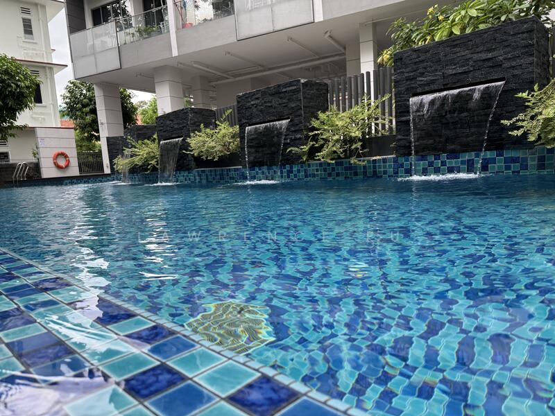Jool Suites, 2 Sing Joo Walk, 2 Bedrooms, 624 sqft, Apartment For Sale, by Lawrence Fu, 60013375 - Pool - PropertyGuru.com.sg