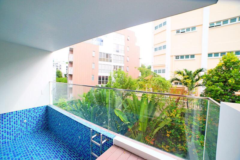 Daisy Suites, 35 Daisy Road Singapore, 2 Bedrooms, 592 sqft, Apartment For Sale, by Lee Shan Sheryl, 60013700 - Balcony - PropertyGuru.com.sg