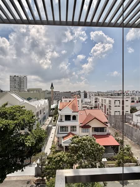 The Lenox Apartment For Sale at S$ 1,600,000 | PropertyGuru Singapore - View from living/2 bedrooms/roof
