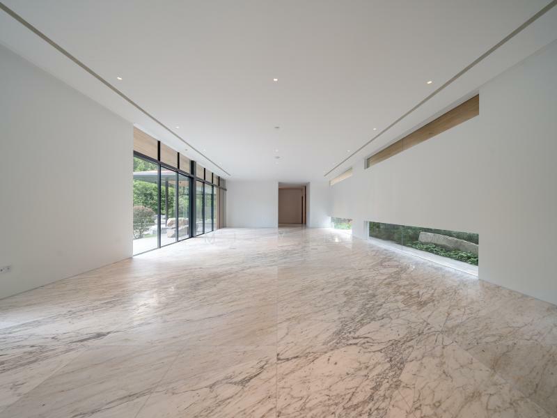 For Sale - SHIROHANA MASTERPIECE @ BOTANIC GDNS!!