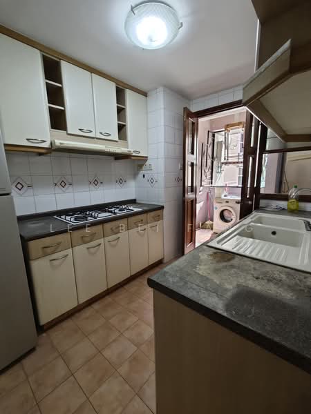 The Florida Condominium For Sale at S$ 1,420,000 | PropertyGuru Singapore - Kitchen