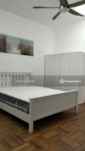 Queen bed set