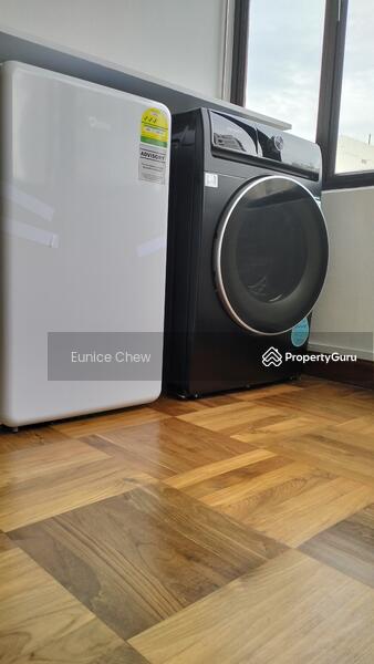 mini fridge & washer dryer combi
