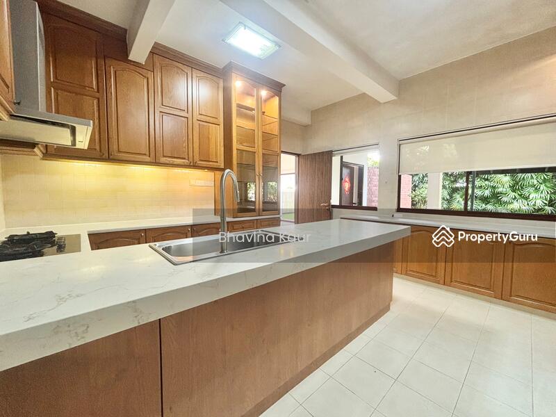 For Rent - Bukit Timah Bungalow with Garden and Pool!